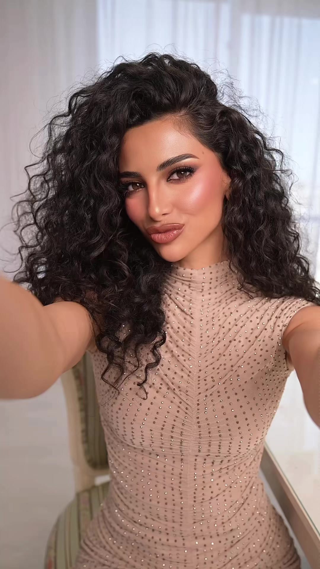 تسريحة كيرلي فاخرة